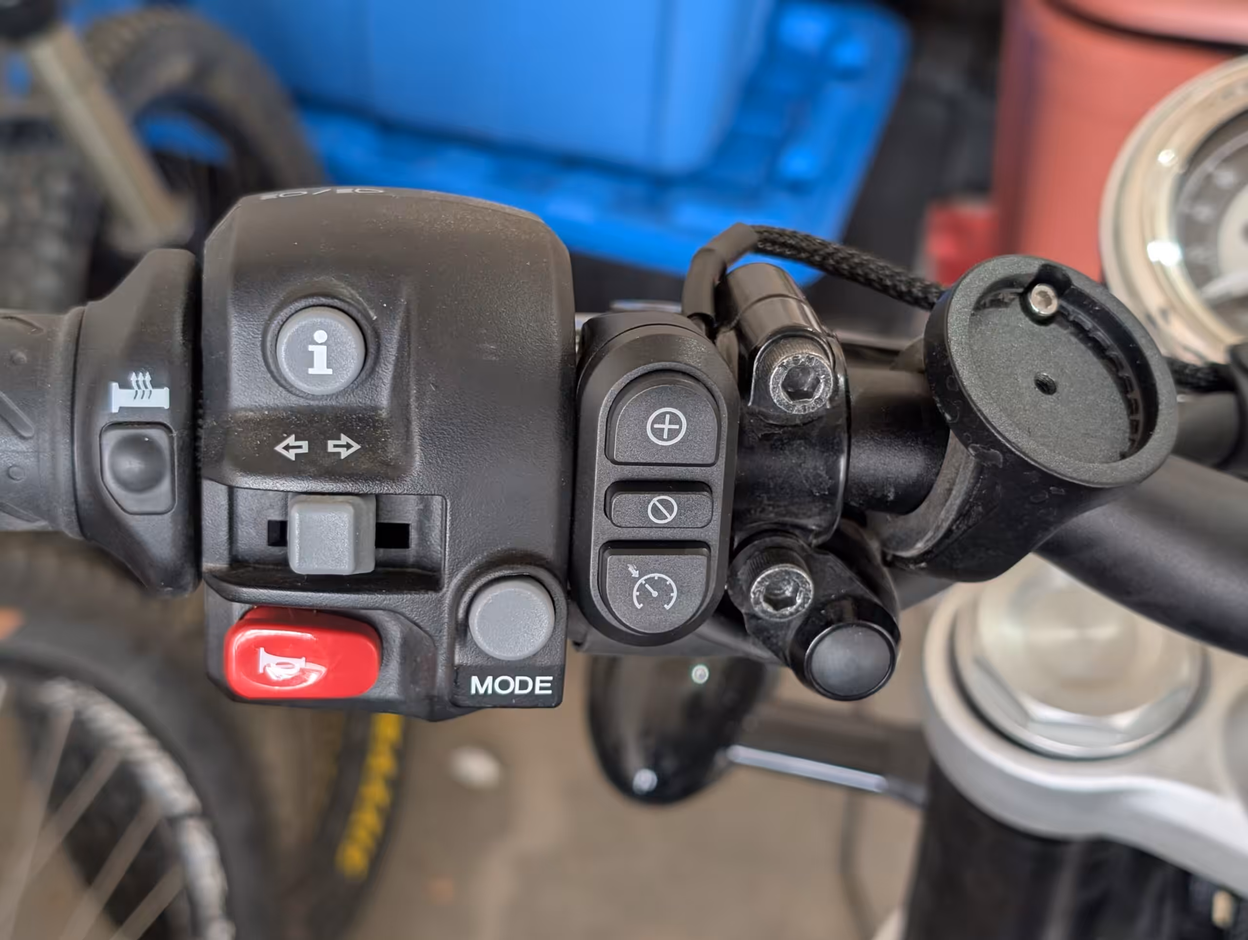 Triumph Speed Scram 400 Cruise Kit - Image 2